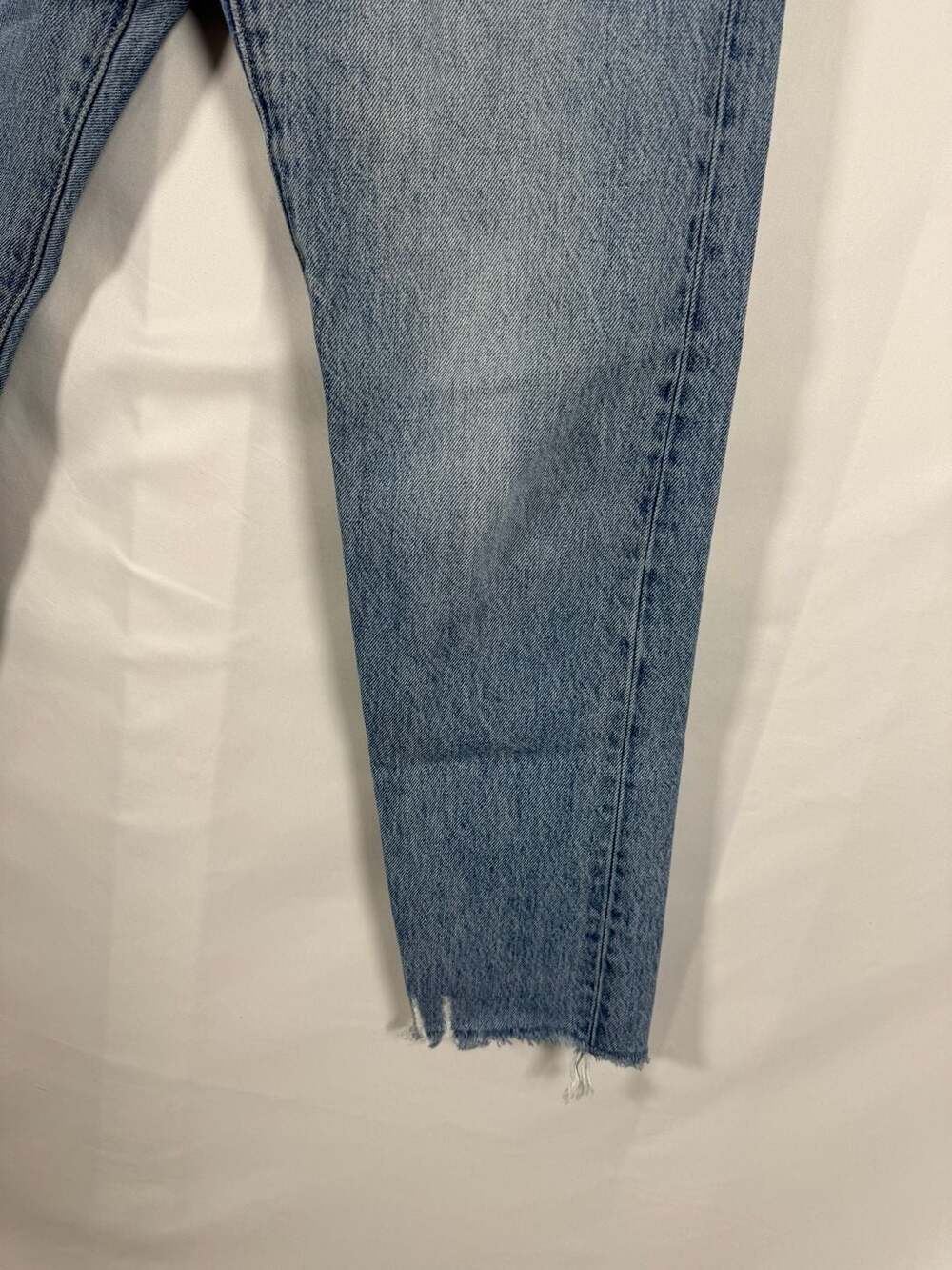Levi's Premium Wedgie High Rise Tapered Jeans in Light Wash - Women's Size 27 - Picture 7 of 11